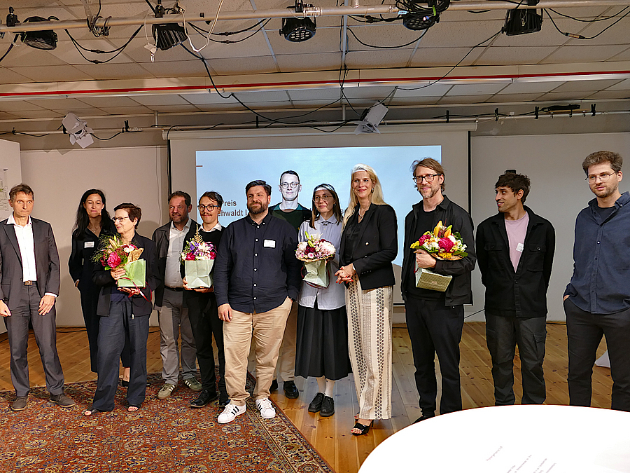 Gruppenbild mit Blumen