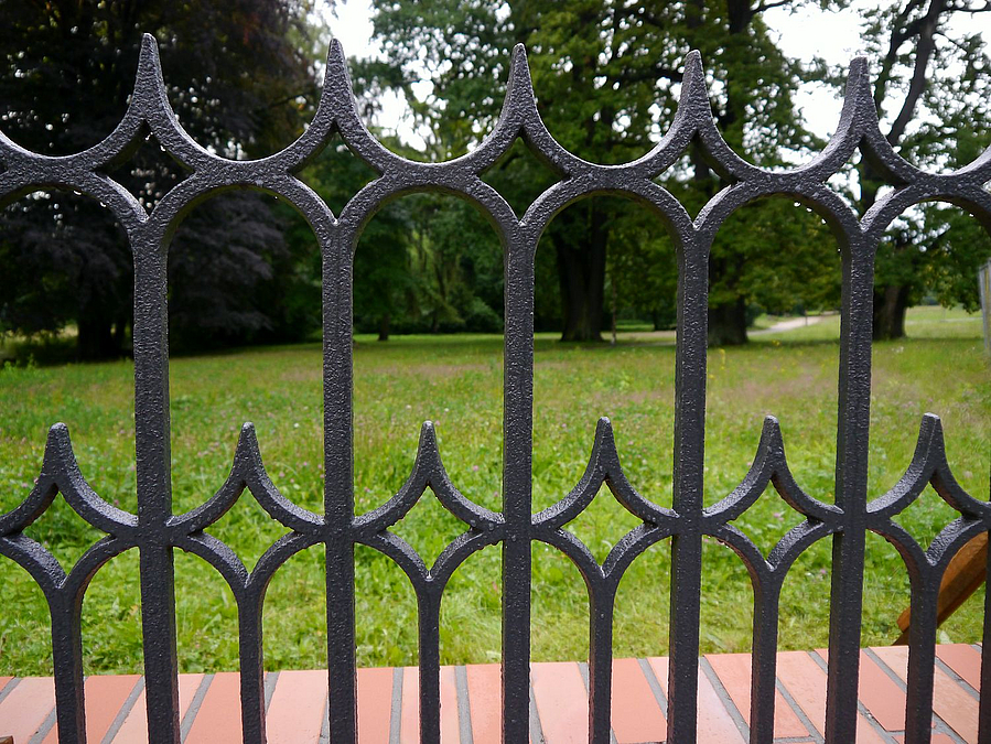 Der historischer Teil mit den Ziergittern wurde originalgetreu wiederhergestellt