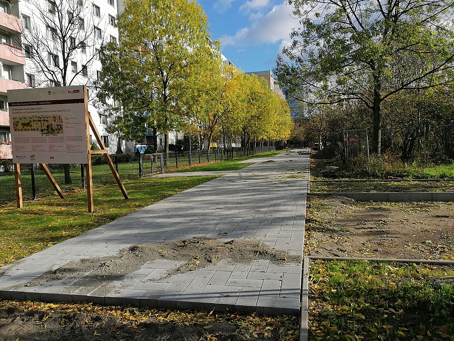 Breiter Plattenweg, Bauschild