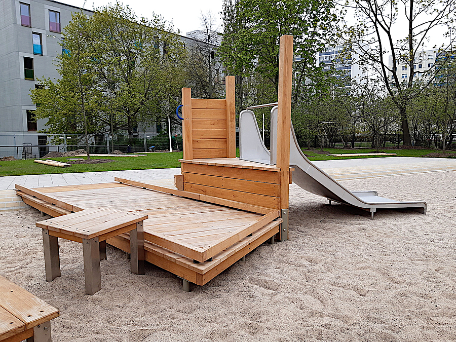 Die inklusive Rutsche Steg, kleine, breite Rutsche