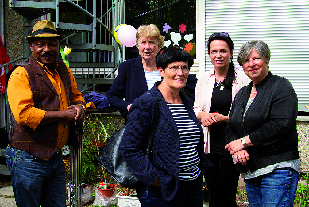 4 Frauen und 1 Mann