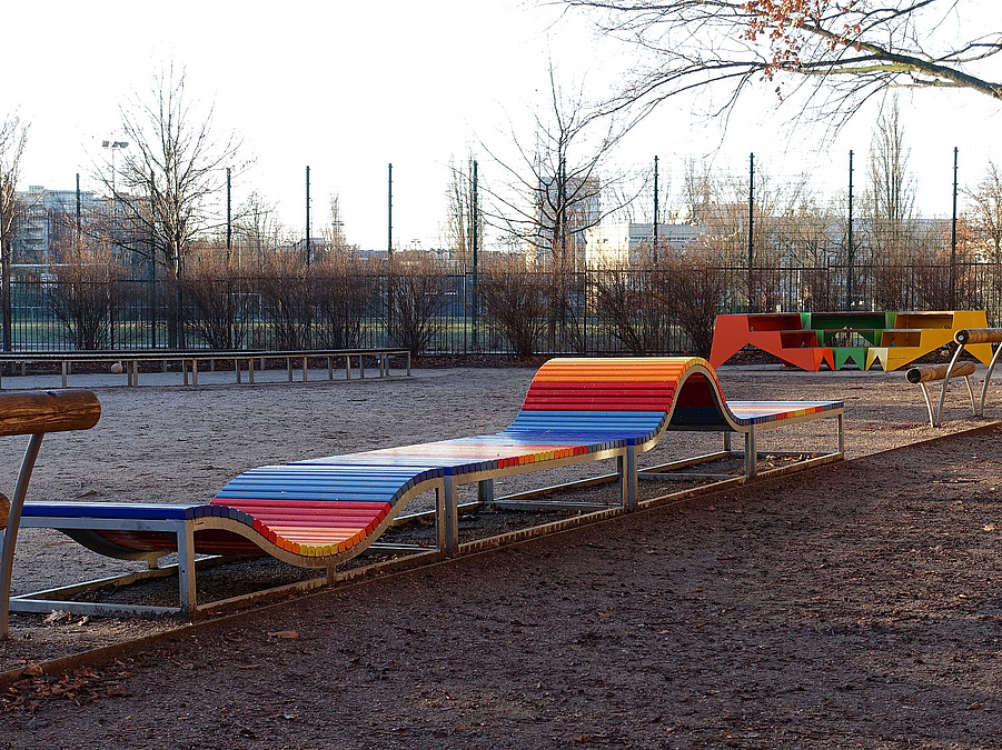 Lümmelmöbel Sinus und Plauderecke Stoop